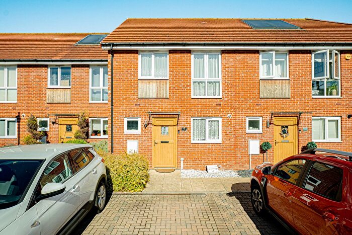 2 Bedroom Terraced House For Sale In Radar Close, Southend-On-Sea, SS2