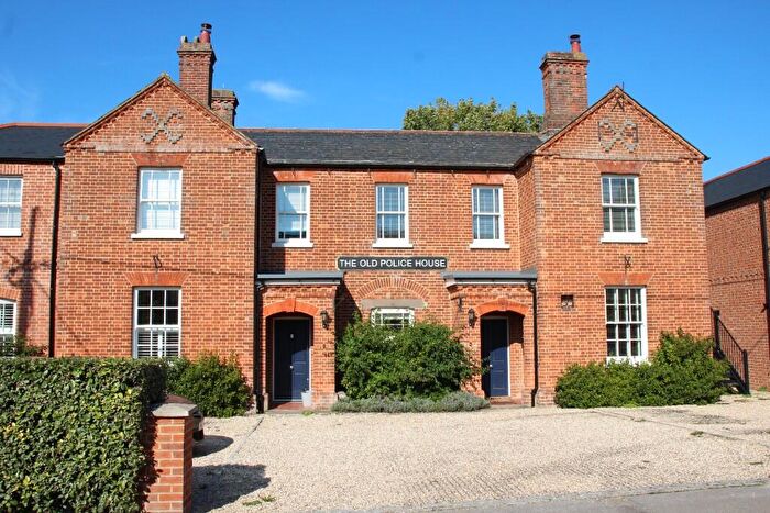 2 Bedroom Flat For Sale In Park Street, Hungerford, Berkshire, RG17