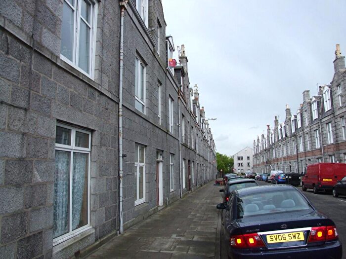 1 Bedroom Flat To Rent In Wallfield Place, Rosemount, Aberdeen, AB25