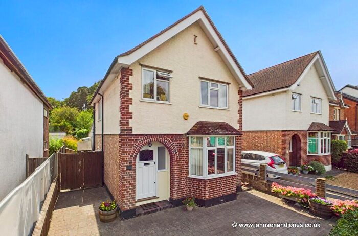 3 Bedroom Detached House For Sale In Brox Road, Ottershaw, KT16
