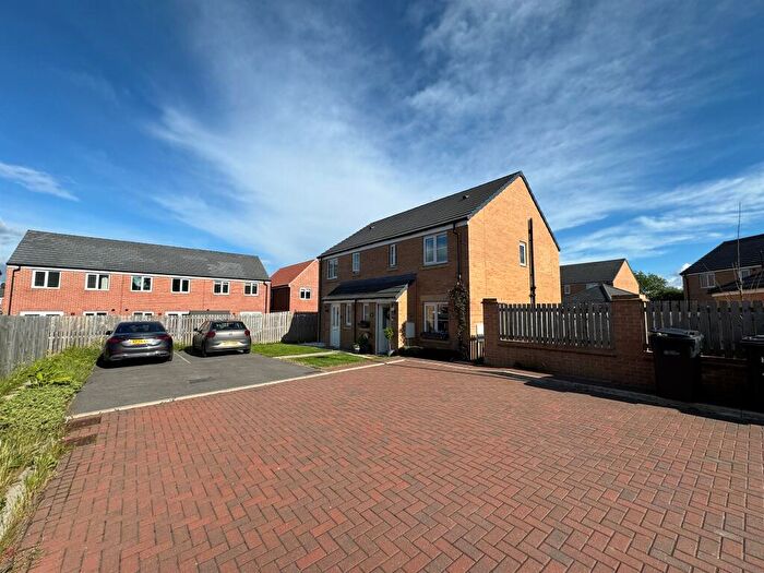 3 Bedroom Semi-Detached House For Sale In Whernside Close, Harrogate, HG3