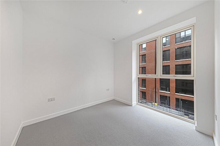 2 Bedroom Apartment To Rent In Ribbon Lane, London, NW2