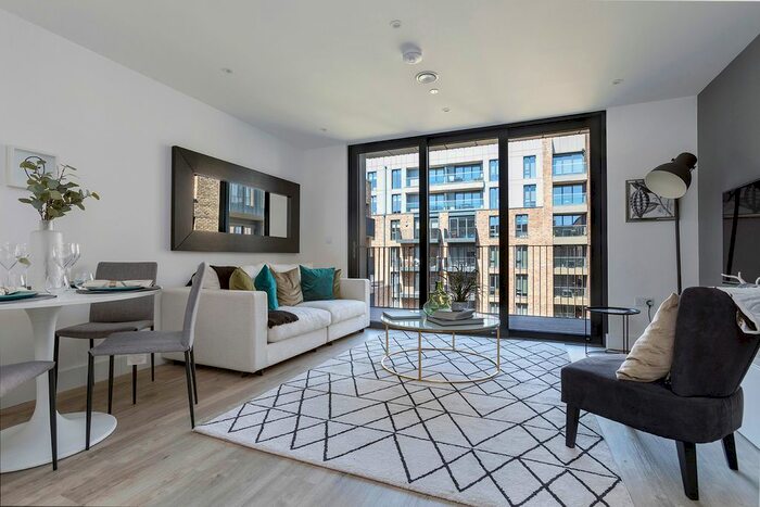 2 Bedroom Flat To Rent In Charter Square, High Road, Staines-Upon-Thames, TW18