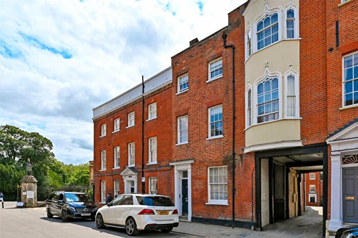 4 Bedroom End Of Terrace House To Rent In Park Street, Windsor, Berkshire, SL4
