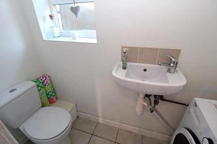 3 Bedroom End Of Terrace House For Sale In Bridgewater Road, Altrincham, WA14
