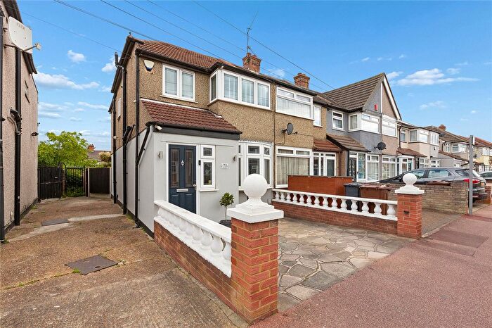 3 Bedroom End Of Terrace House For Sale In Beam Avenue, Dagenham, RM10