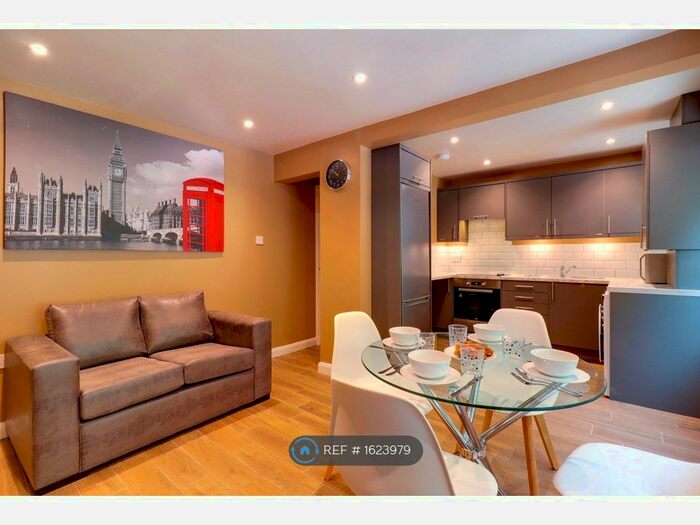 4 Bedroom Terraced House To Rent In Heronfield, Englefield Green, Egham, TW20