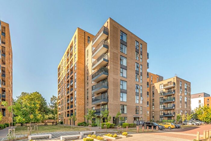 3 Bedroom Flat To Rent In Bowen Drive, Charlton, SE7