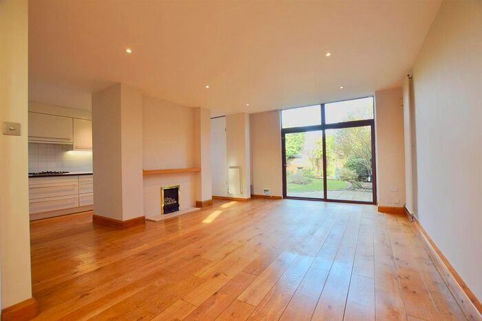 5 Bedroom Semi-Detached House To Rent In Upper Richmond Road West, East Sheen, SW14