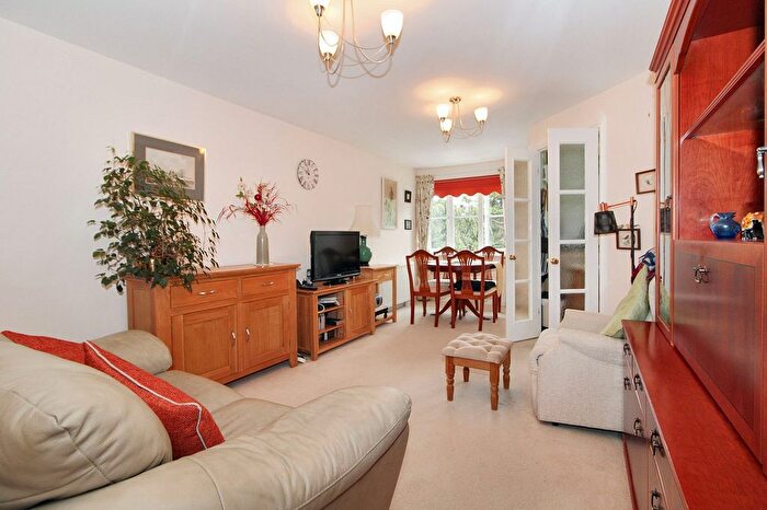 1 Bedroom Property For Sale In Penn Road, Hazlemere, HP15