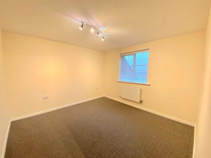2 Bedroom Flat To Rent In Ovett Gardens, Gateshead, NE8