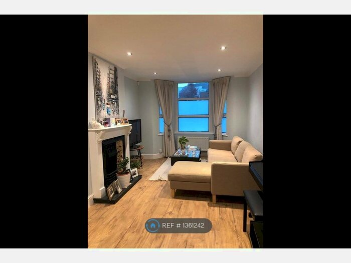 1 Bedroom Flat To Rent In Clapham Common, London, SW4