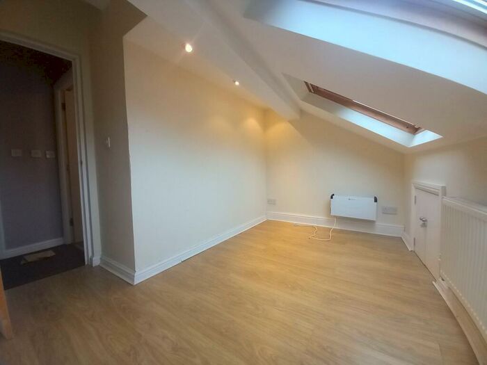 2 Bedroom Maisonette To Rent In High Street, Bethesda, LL57