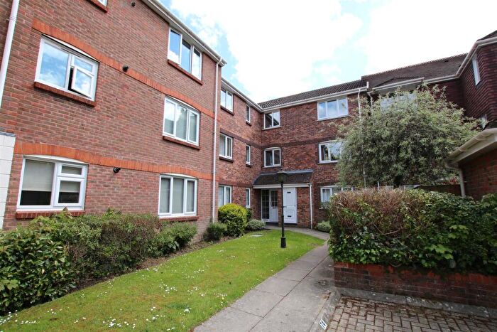1 Bedroom Flat For Sale In North Parade, Horsham, RH12