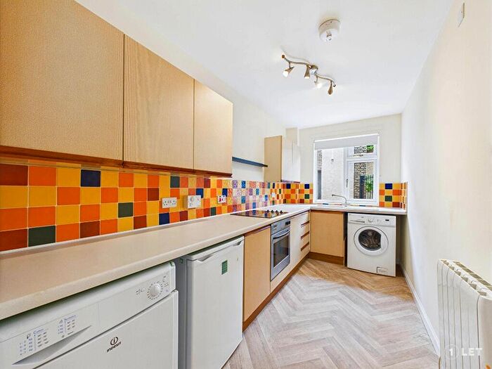 2 Bedroom Flat To Rent In Lochrin Place, Tollcross, Edinburgh, EH3