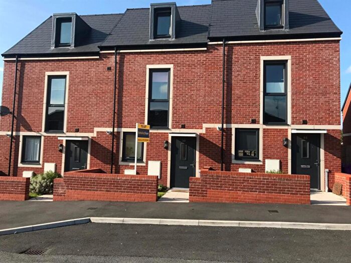 3 Bedroom Semi-Detached House To Rent In Great Mersey Street, Kirkdale, Liverpool, L5