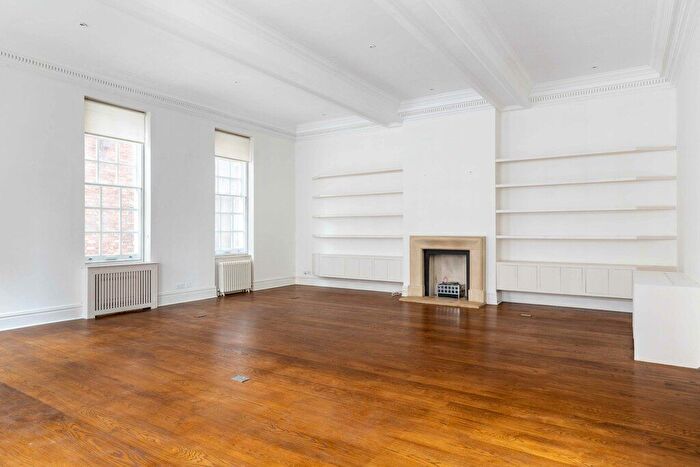 4 Bedroom Flat To Rent In Draycott Place, Chelsea, SW3