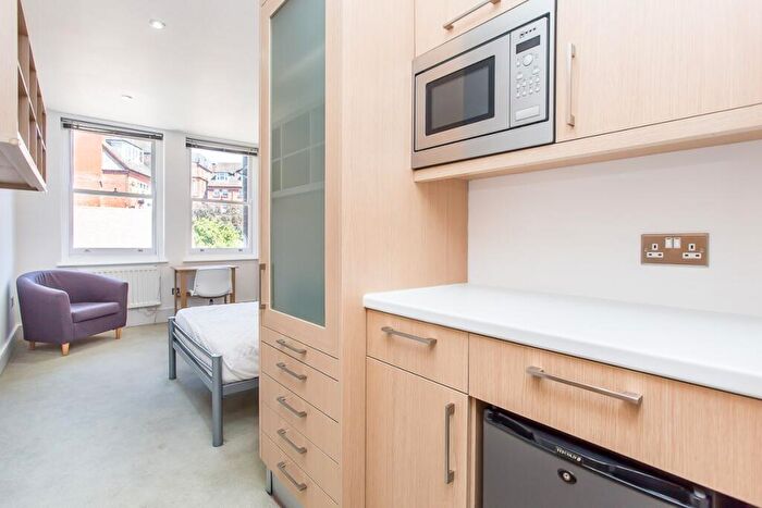 Studio To Rent In Finchley Road, Hampstead, London, NW3