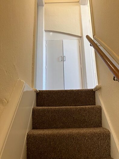 1 Bedroom Flat To Rent In Bingley Road, Shipley, BD18