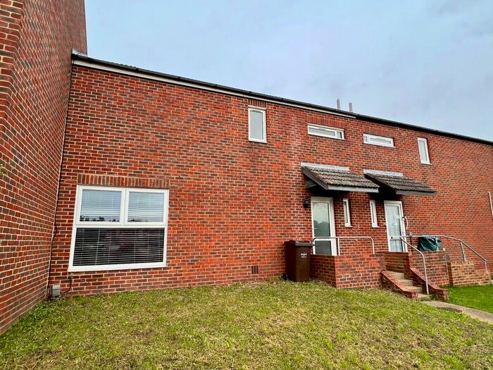 3 Bedroom Terraced House To Rent In Shanklin Close, Chatham, ME5