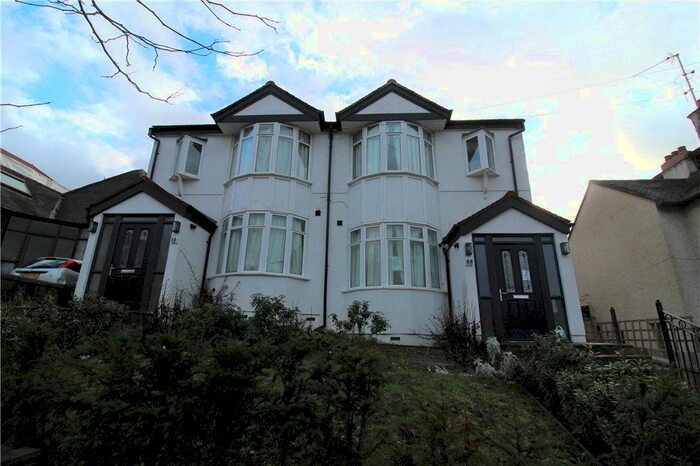 3 Bedroom Flat To Rent In Studland Road, Ealing, W7
