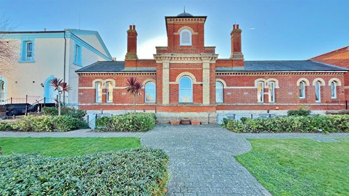 2 Bedroom Flat For Sale In Woodberry Way, Walton-On-The-Naze, Essex, CO14