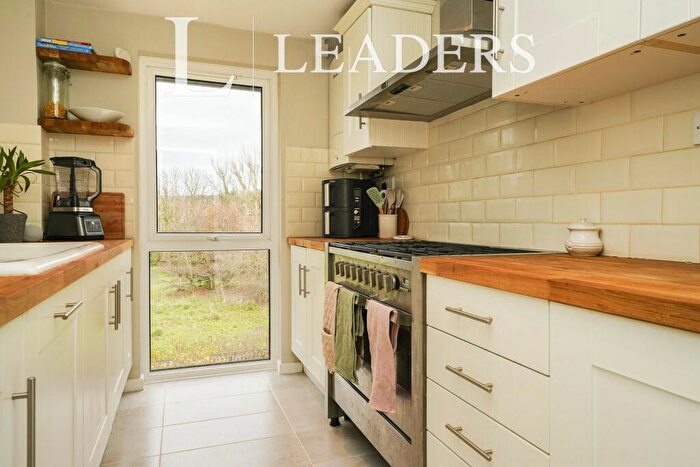 2 Bedroom Apartment To Rent In Sandringham Court, GL53