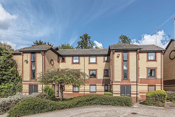 1 Bedroom Apartment For Sale In Landen Court, Finchampstead Road, Wokingham, Berkshire, RG40