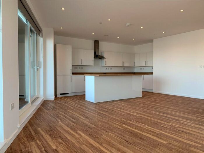 3 Bedroom Flat To Rent In Chatham Waters, North House, Gillingham Gate Road, Gillingham, ME4