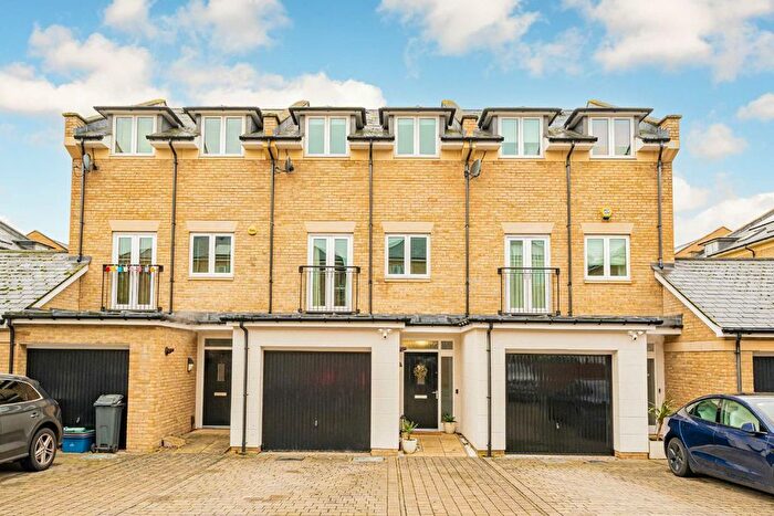 5 Bedroom Property To Rent In Marbaix Gardens, Isleworth, TW7