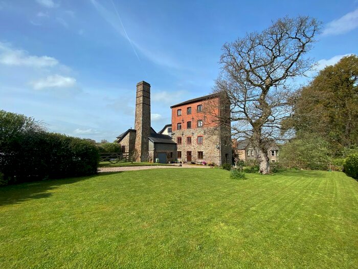 3 Bedroom Semi-Detached House For Sale In North Tawton, EX20