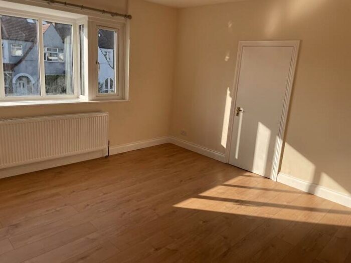 3 Bedroom Flat To Rent In Stretham Road, Mitcham, CR4
