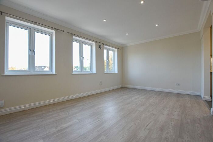 1 Bedroom Flat To Rent In Carlton Parade, Orpington, BR6