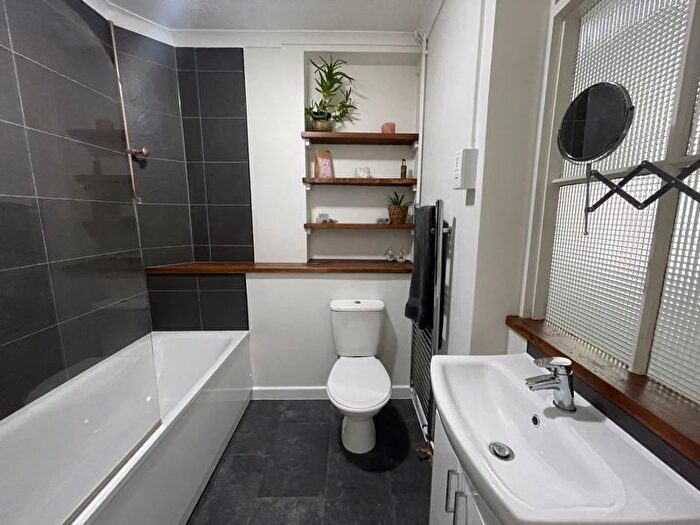 1 Bedroom Property To Rent In Highcliffe Close, Seaton, EX12