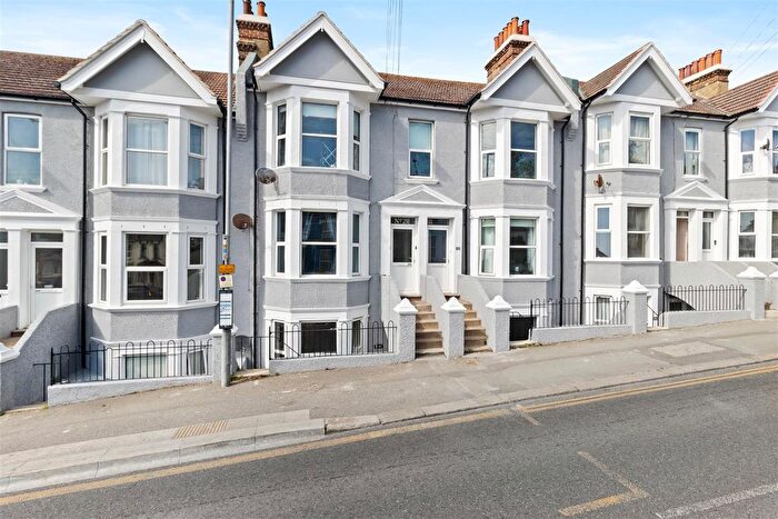 2 Bedroom Flat For Sale In Mount Pleasant Road, Hastings, TN34