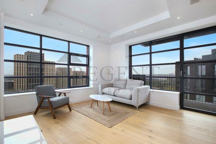 3 Bedroom Apartment To Rent In Defoe House, London City Island, E14