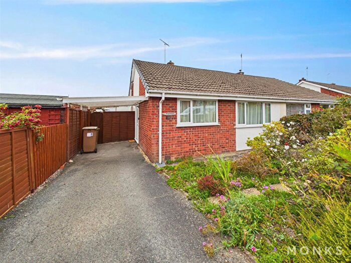 2 Bedroom Semi-detached Bungalow For Sale In Powis Avenue, Oswestry, SY11