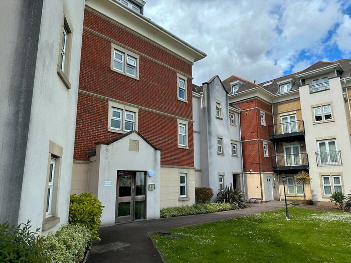 2 Bedroom Flat To Rent In Critchley Avenue, Dartford, DA1
