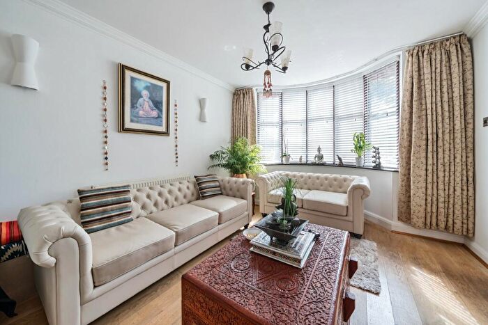 4 Bedroom Detached House For Sale In Burnham Lane, Burnham, SL1