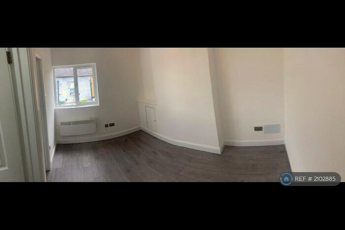 1 Bedroom Flat To Rent In Eastern Avenue, Reading, RG1