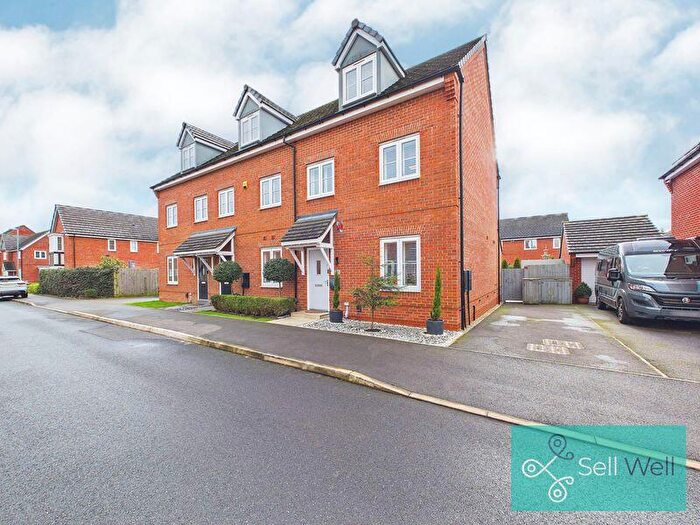 3 Bedroom End Of Terrace House For Sale In Horseley Avenue, Worsley, Manchester, M28