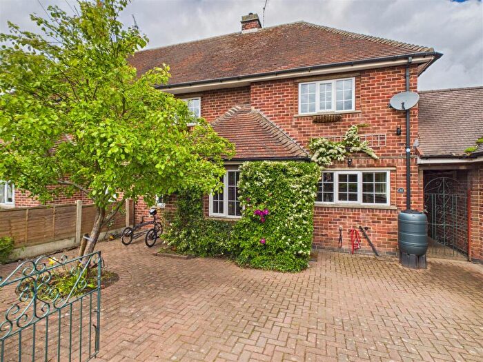 3 Bedroom Semi-Detached House To Rent In Garden Crescent, Castle Donington, Derby, DE74