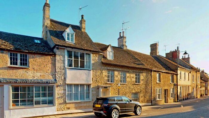 3 Bedroom Town House To Rent In St Peters Street, Stamford, Lincolnshire, PE9