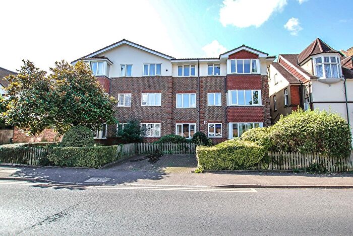 2 Bedroom Flat To Rent In Parkgate Road, Wallington, SM6