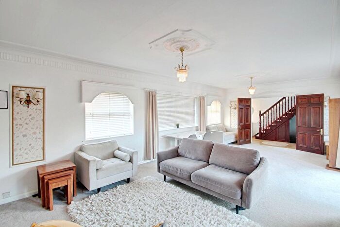 4 Bedroom Semi-detached House To Rent In Montagu Road, Datchet, SL3