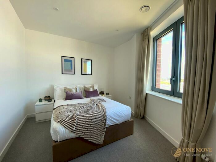 2 Bedroom Flat To Rent In Skyline Apartments, Three Water, E3