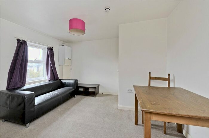 1 Bedroom Flat To Rent In Uxbridge Road, London W12