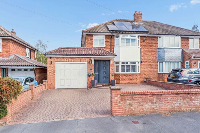 3 Bedroom Semi-Detached House For Sale In Lawrence Avenue, Letchworth Garden City, SG6
