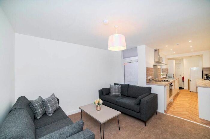 5 Bedroom Flat To Rent In Hubert Road, Selly Oak, Birmingham, B29