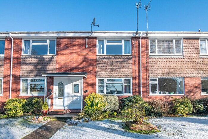 2 Bedroom Maisonette To Rent In Cottage Lane, Bromsgrove, Worcestershire, B60